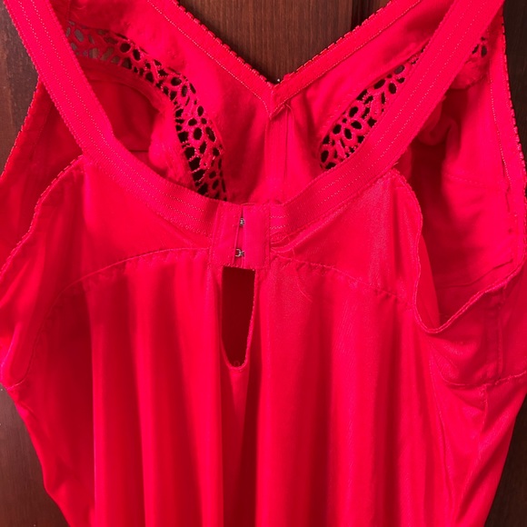 L.M. Fashion Full Red Nylon Slip with Bra hook closure and support cups. Size XL - Picture 6 of 10